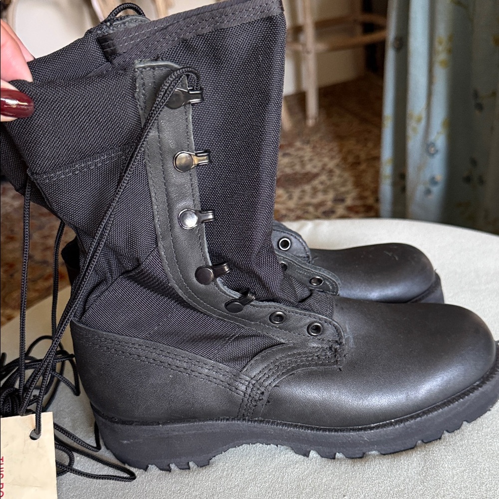 Black canvas and nylon jungle boot with a spike protective steel shank.
